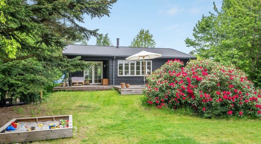 Photo of "Mariela" - 800m from the sea