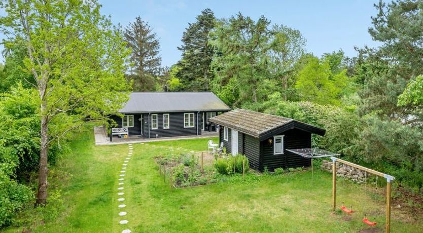 Photo of "Mariela" - 800m from the sea