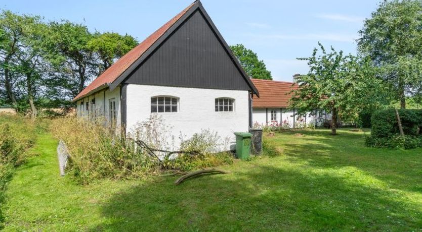 Photo of "Héléne" - 2.4km from the sea