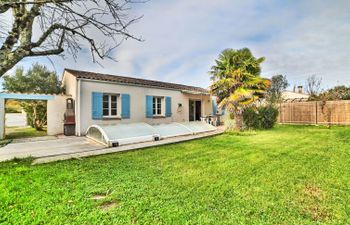 Les Bardières Holiday Home