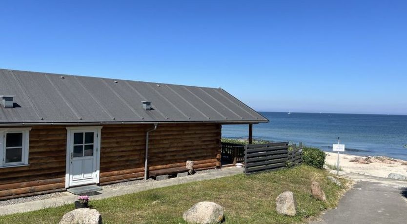 Photo of "Olina" - 10m from the sea