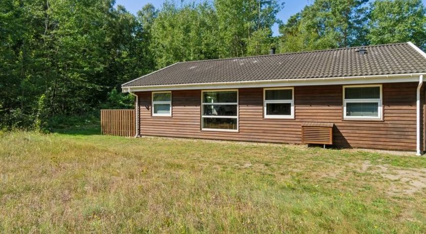 Photo of "Emmie" - 1.2km from the sea