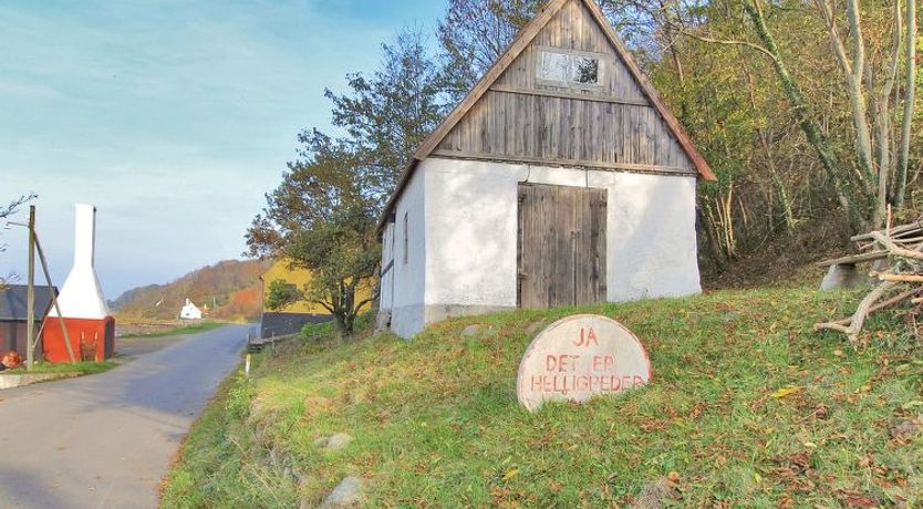 Photo of "Uschi" - 15m from the sea