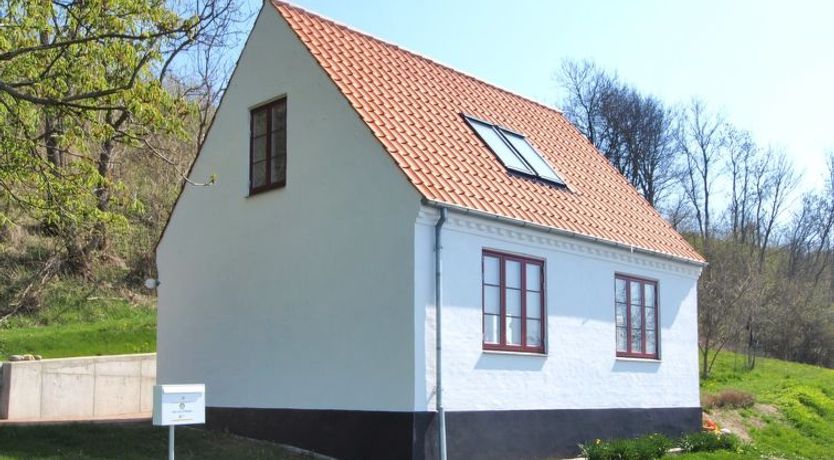 Photo of "Uschi" - 15m from the sea