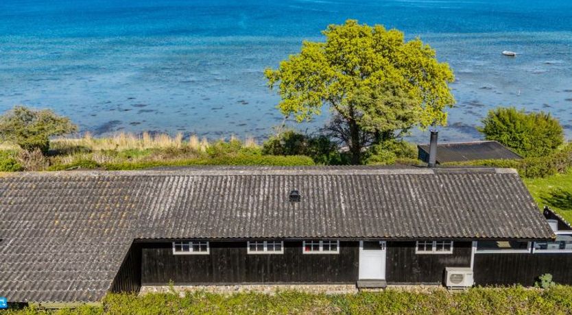 Photo of "Titta" - 10m to the fjord