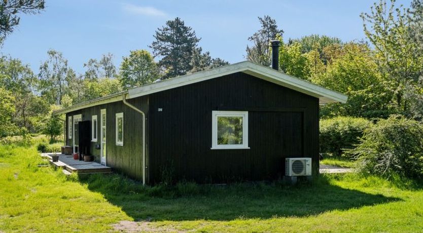 Photo of "Iliane" - 450m from the sea