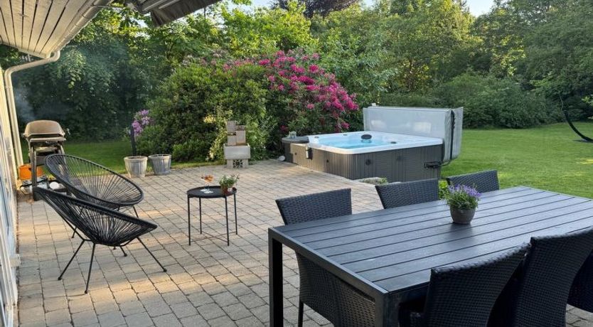 Photo of "Hjalmine" - 1.4km from the sea