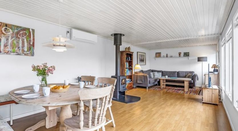 Photo of "Tenho" - 150m from the sea