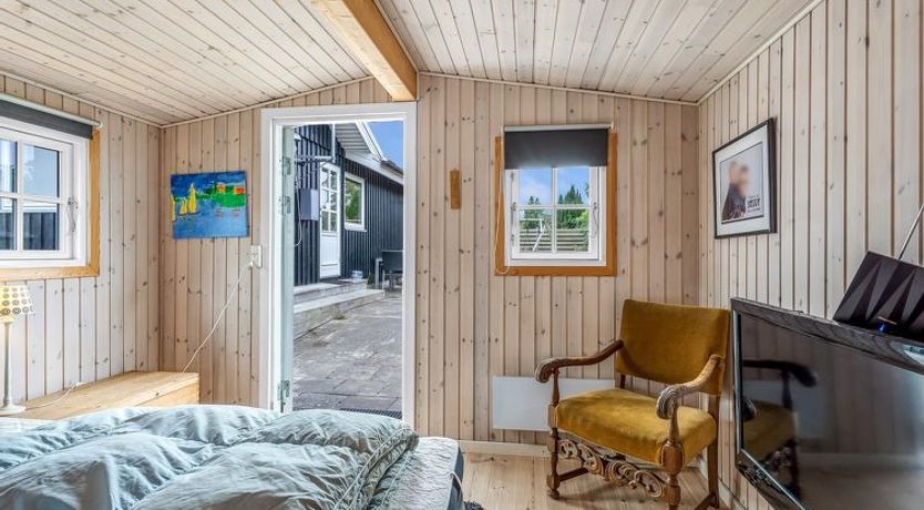 Photo of "Tenho" - 150m from the sea