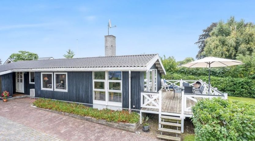 Photo of "Hansiane" - 80m from the sea