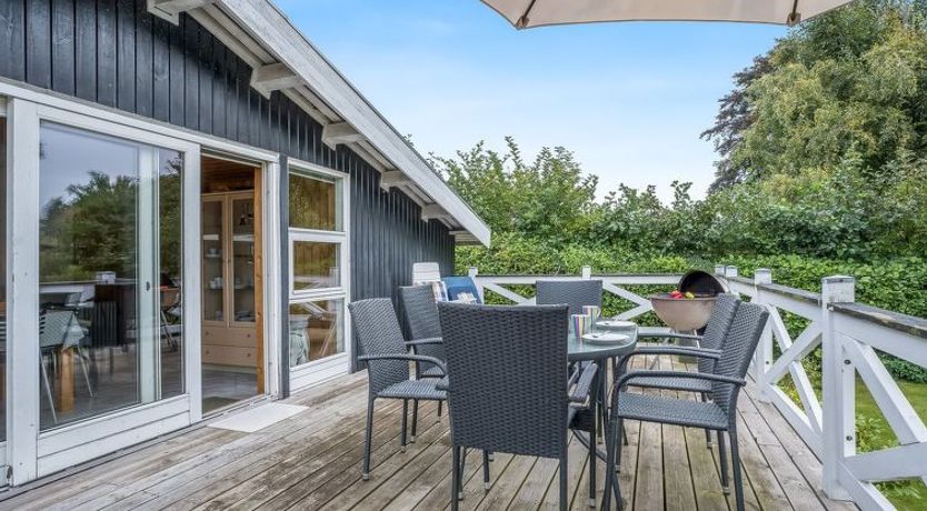 Photo of "Hansiane" - 80m from the sea