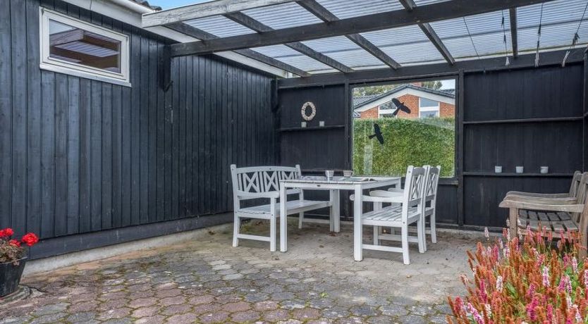 Photo of "Hansiane" - 80m from the sea