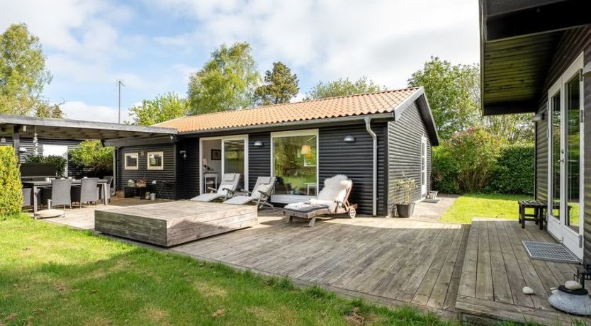 Photo of "Jula" - 290m from the sea