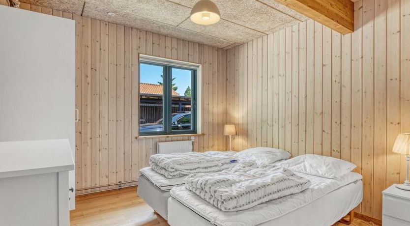 Photo of "Øthulf" - 200m from the sea