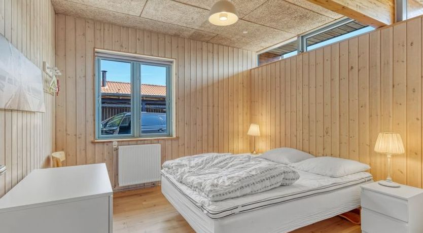 Photo of "Øthulf" - 200m from the sea