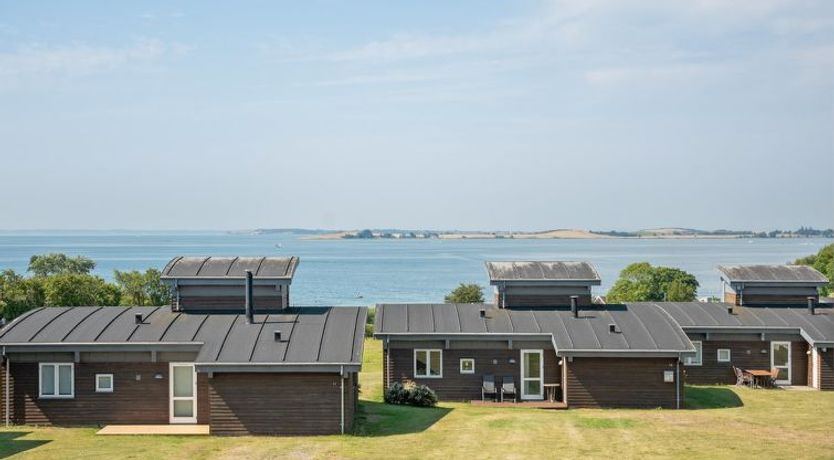 Photo of "Wilmar" - 380m from the sea