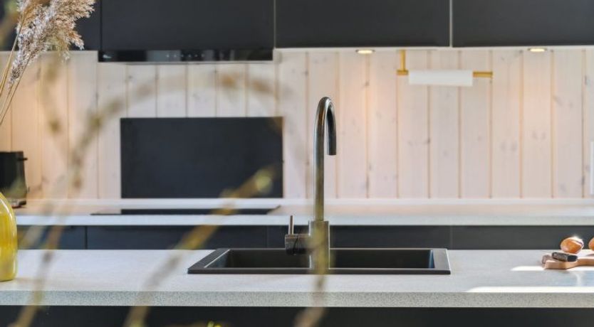 Photo of "Viveke" - 10m from the sea