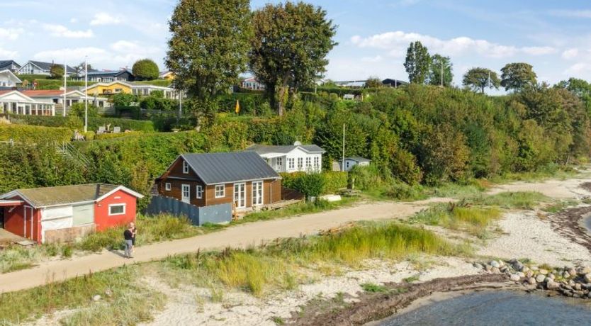 Photo of "Drifa" - 20m from the sea