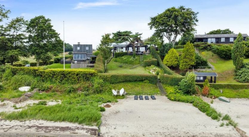 Photo of "Sten" - 30m from the sea