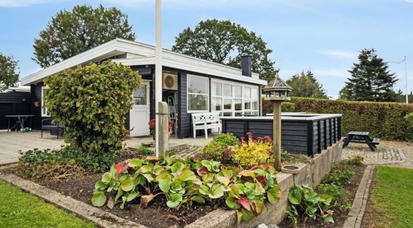 Photo of "Yngvy" - 500m from the sea