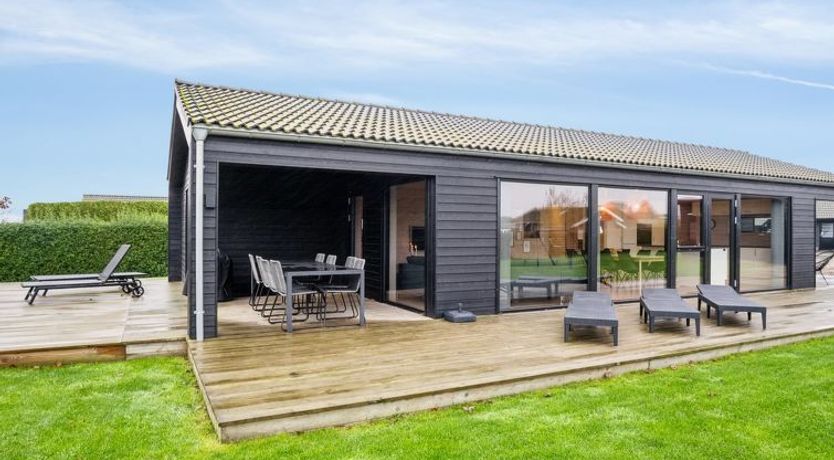 Photo of "Ehmi" - 750m from the sea