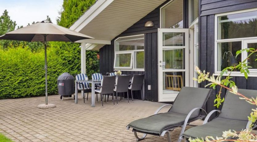 Photo of "Eljena" - 700m from the sea