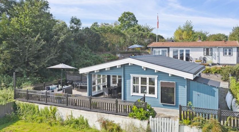 Photo of "Gyrth" - 20m to the fjord