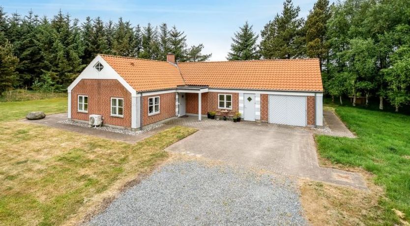 Photo of "Marlise" - 2.5km from the sea