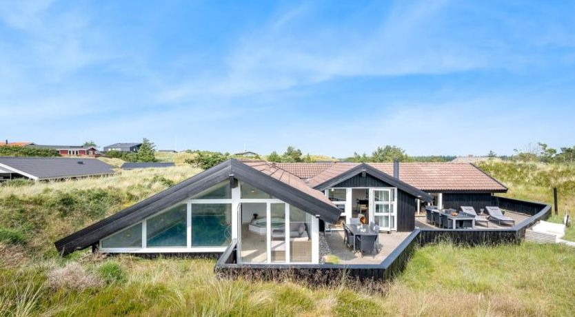 Photo of "Emin" - 700m from the sea