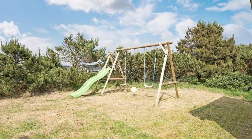 Photo of "Dines" - 1km from the sea