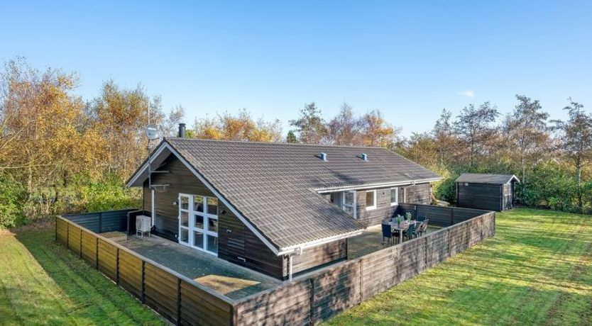 Photo of "Efka" - 600m to the fjord