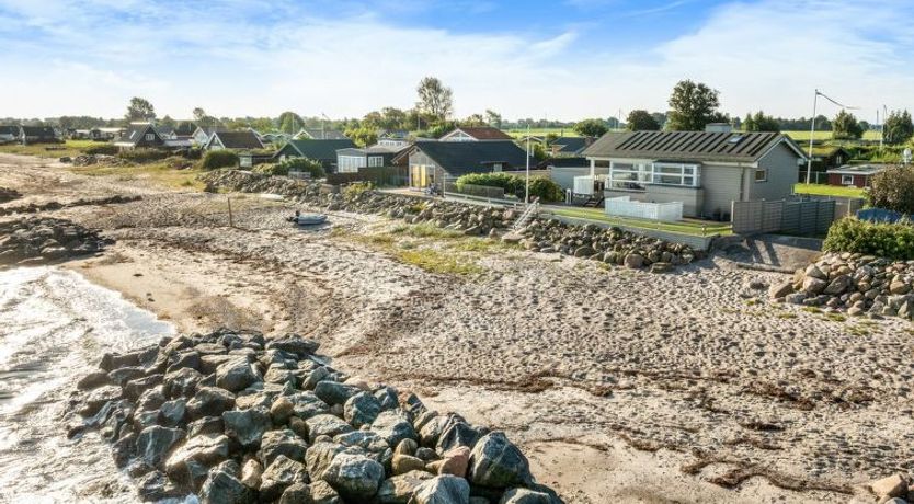 Photo of "Diderik" - 5m from the sea