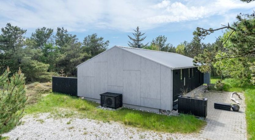 Photo of "Fidelia" - 800m from the sea