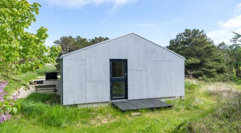 Photo of "Fidelia" - 800m from the sea