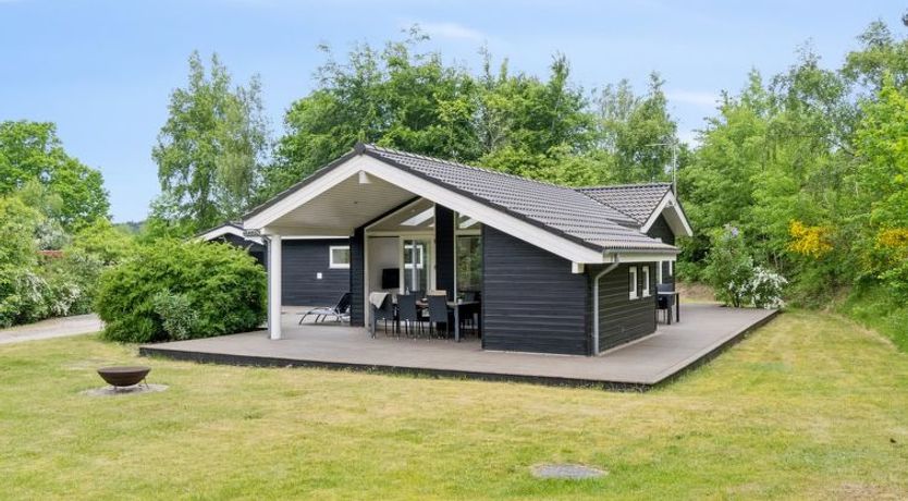 Photo of "Hunlef" - 400m from the sea