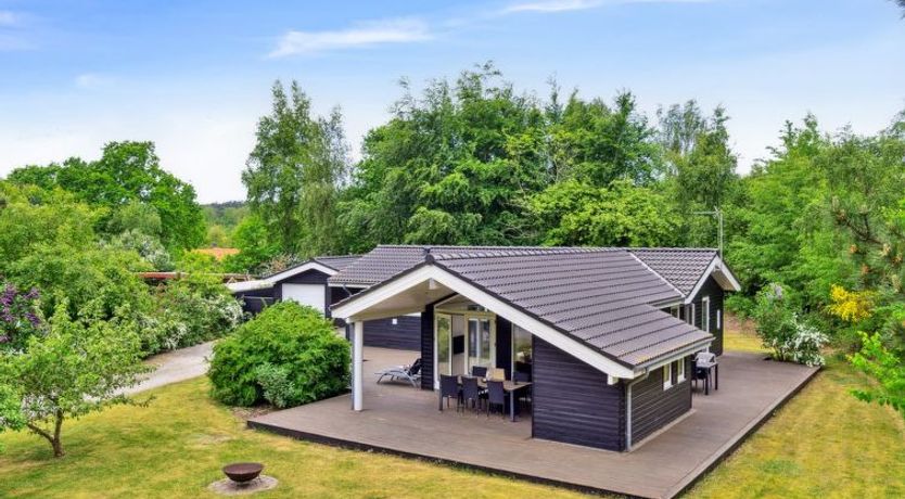 Photo of "Hunlef" - 400m from the sea