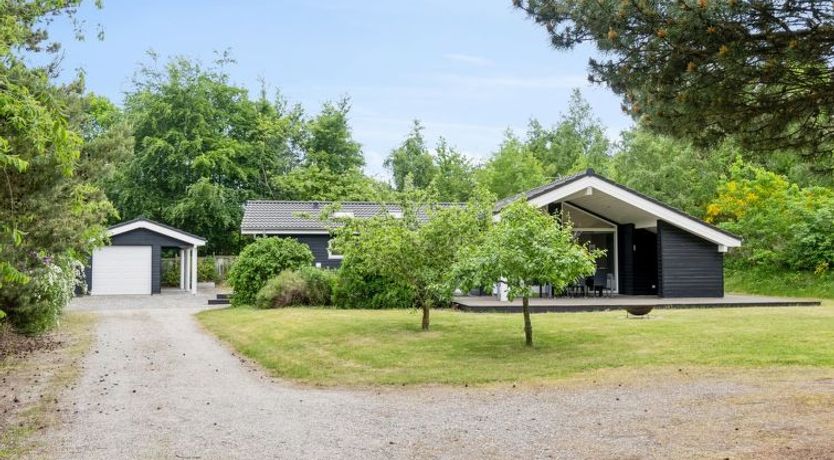 Photo of "Hunlef" - 400m from the sea