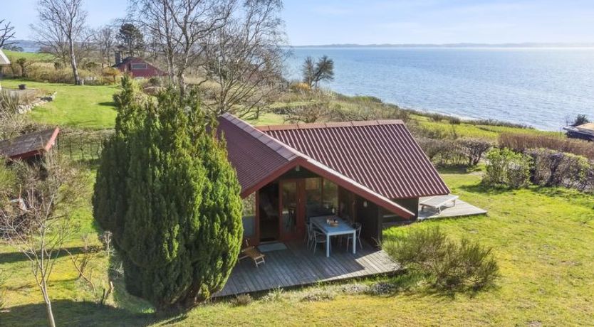 Photo of "Asel" - 25m from the sea