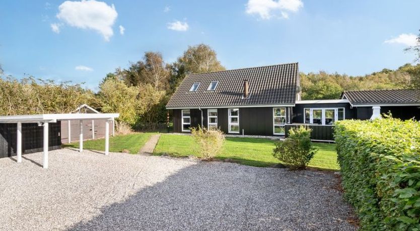 Photo of "Soeren" - 300m from the sea