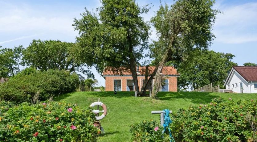 Photo of "Bryngeir" - 25m from the sea