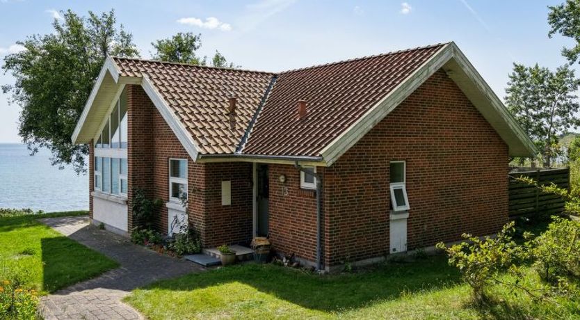 Photo of "Bryngeir" - 25m from the sea