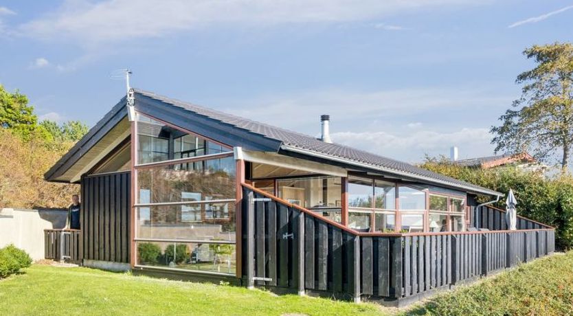 Photo of "Mariska" - 100m from the sea