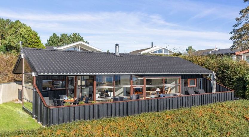 Photo of "Mariska" - 100m from the sea