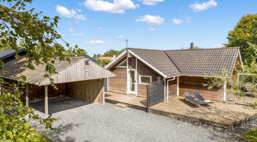 Photo of "Sylwia" - 250m to the fjord