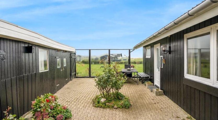 Photo of "Snioulf" - 10m from the sea