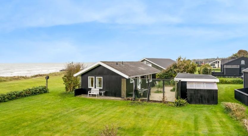 Photo of "Snioulf" - 10m from the sea