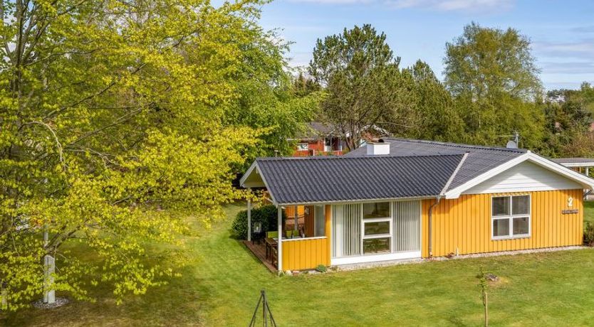 Photo of "Nico" - 1.1km from the sea