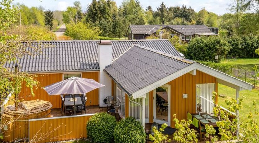 Photo of "Nico" - 1.1km from the sea