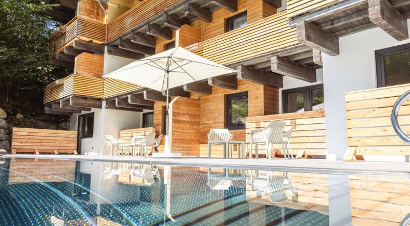 Photo of Premium Suite mit 2 SZ & Mini-Spa Apartment 10