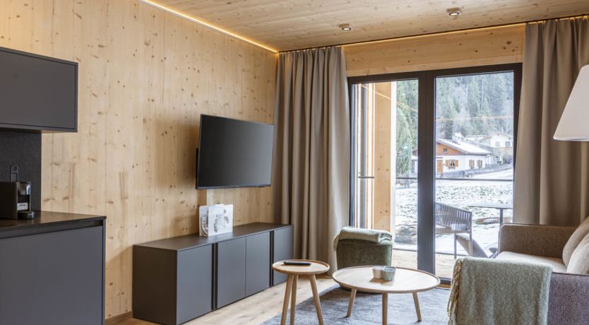 Photo of Premium Suite mit 2 SZ & Mini-Spa Apartment 10